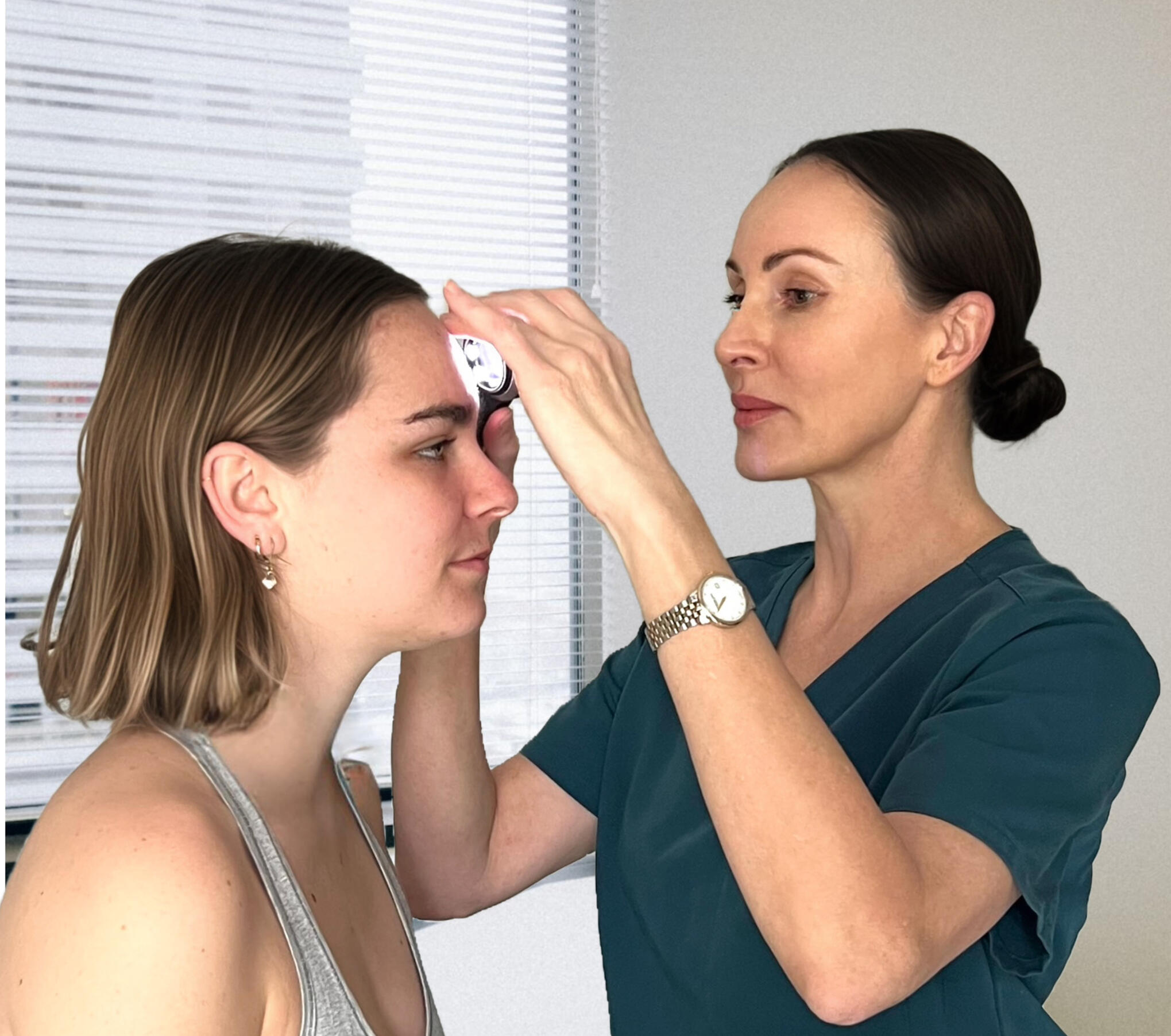 DERMAL THERAPIST & DERMOSCOPIST